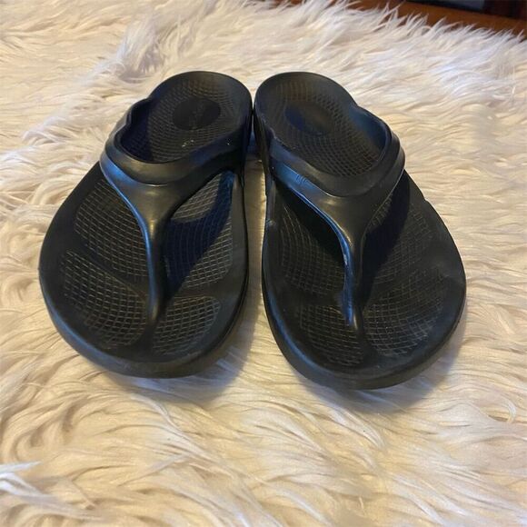 OOFOS Women's Black Recovery Flip Flop Sandals Size 9 Casual Summer - Picture 2 of 8